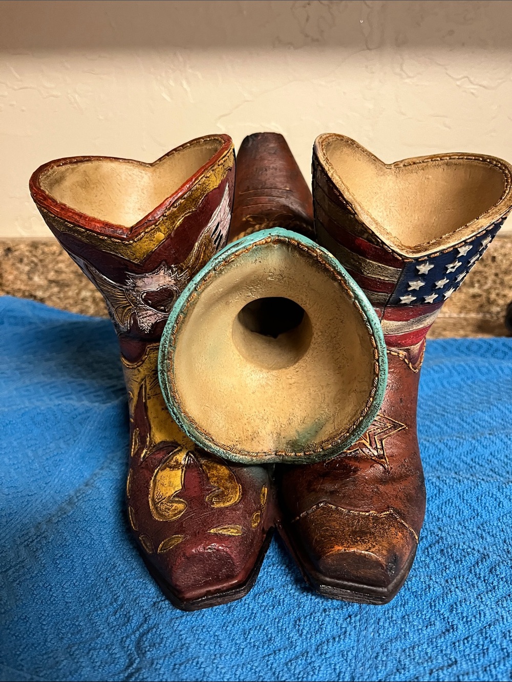 Western Patriotic American Flag
3 Wine Bottle Holder